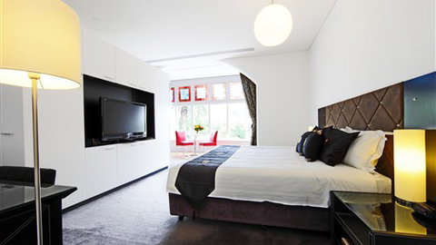 Seasons Heritage Melbourne - Sunshine Coast Tourism 2