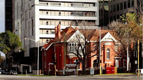 Seasons Heritage Melbourne - Sunshine Coast Tourism 1