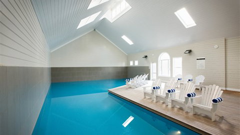 Quality Suites Deep Blue - Sunshine Coast Tourism 1