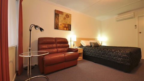 Edinburgh Motor Inn - Sunshine Coast Tourism 2