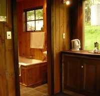 Braeside Mount Macedon Country Retreat and Bed  Breakfast - Sunshine Coast Tourism