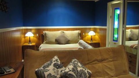 Willowlake Cottages - Sunshine Coast Tourism 1