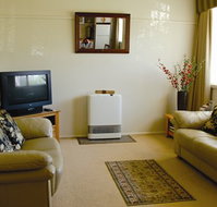 Peel Cottage - Sunshine Coast Tourism