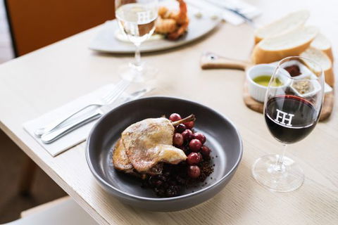 Flinders Hotel - Sunshine Coast Tourism 3