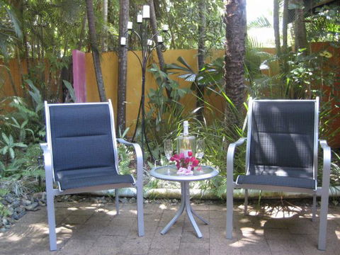 Pink Flamingo Resort - Sunshine Coast Tourism 2
