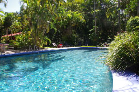 Pink Flamingo Resort - Sunshine Coast Tourism 3