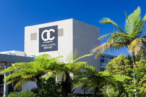 Absolute Beachfront Opal Cove Resort - Holiday Sunshine Coast 7