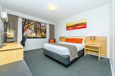 Alpha Canberra Hotel And Apartments - Sunshine Coast Tourism 3