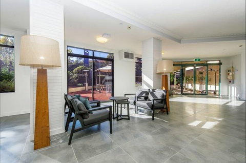 Alpha Canberra Hotel And Apartments - Sunshine Coast Tourism 9