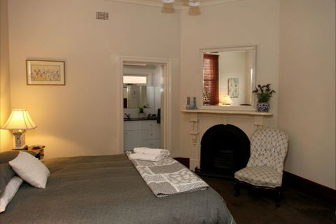 Apartments On-The-Park: The Studio - Holiday Sunshine Coast 2