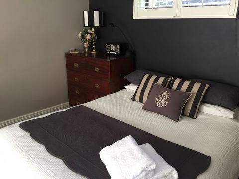 Apartments On-The-Park: The Studio - Holiday Sunshine Coast 8