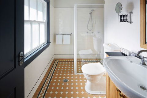 Brassey Hotel - Sunshine Coast Tourism 4