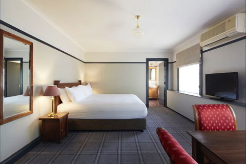Brassey Hotel - Sunshine Coast Tourism 8