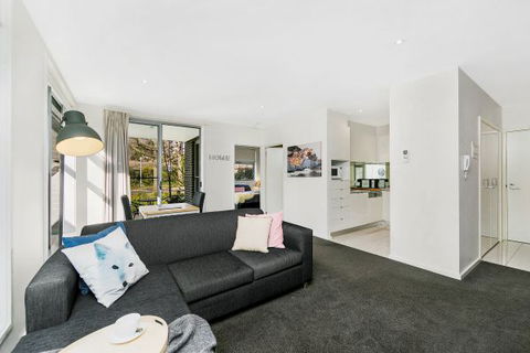 Canberra Furnished Accommodation - Sunshine Coast Tourism 1