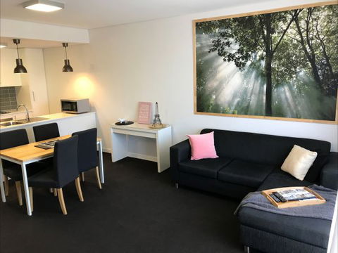 Canberra Furnished Accommodation - Sunshine Coast Tourism 3