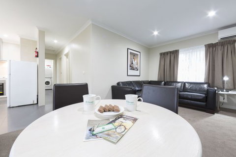 Forrest Hotel And Apartments - Sunshine Coast Tourism 4
