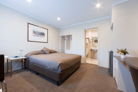 Forrest Hotel And Apartments - Sunshine Coast Tourism 6