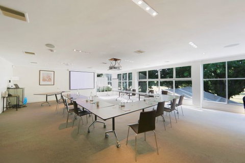 Forrest Hotel And Apartments - Sunshine Coast Tourism 9