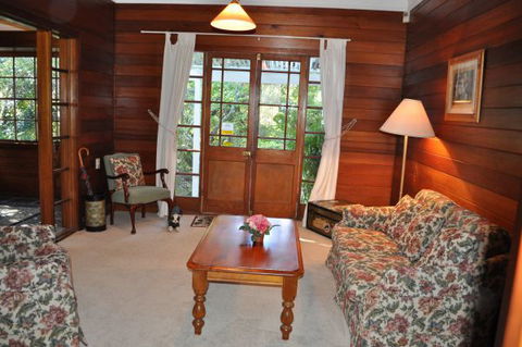 Hampden Cottage Accommodation Kangaroo Valley - Holiday Sunshine Coast 6