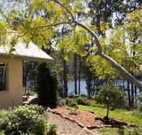 Hobbs Point Cottage - Sunshine Coast Tourism