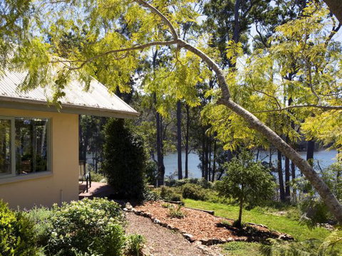 Hobbs Point Cottage - Sunshine Coast Tourism 0