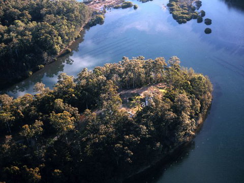 Hobbs Point Cottage - Sunshine Coast Tourism 3