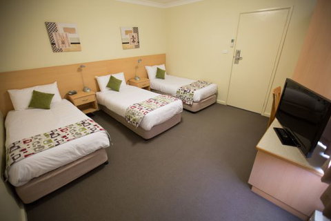 Ibis Styles Orange - Sunshine Coast Tourism 8