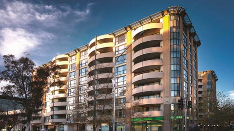 Medina Serviced Apartments Canberra James Court - Sunshine Coast Tourism 0