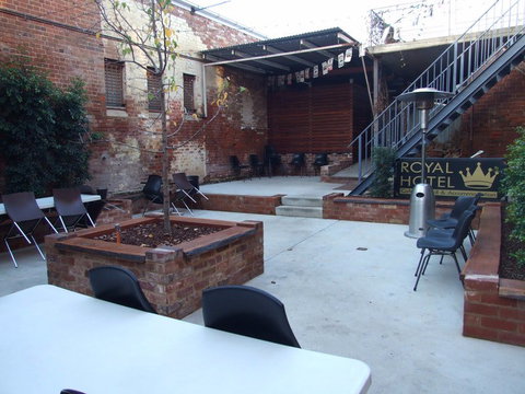 Royal Hotel Bar And Grill Parkes - Holiday Sunshine Coast 0