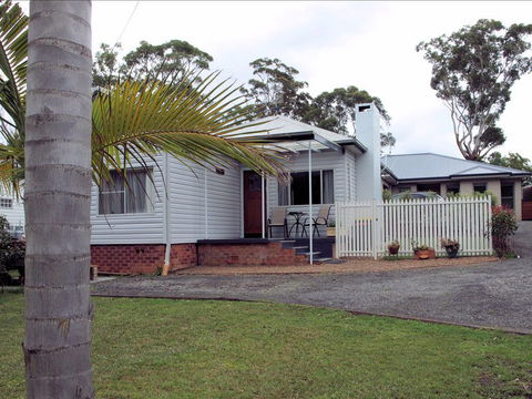 Shamrose Cottage - Holiday Sunshine Coast 0