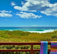 Surfside on Mollymook Beach - Sunshine Coast Tourism