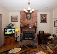 Tenterfield Historic Luxury Cottage - Sunshine Coast Tourism