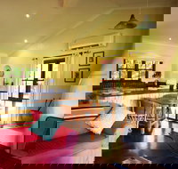 Friday Creek Retreat - Sunshine Coast Tourism