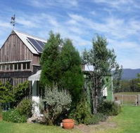 Runnymeade Garden Studio Bed and Breakfast - Sunshine Coast Tourism