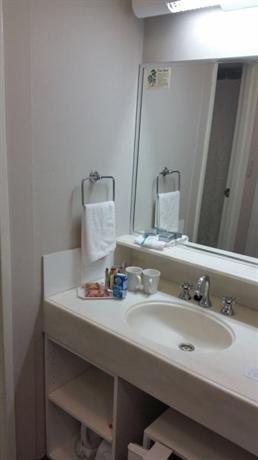 Beachcomber Hotel And Conference Centre - Sunshine Coast Tourism 0