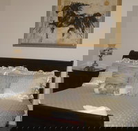 Stall Place Accommodation - Sunshine Coast Tourism