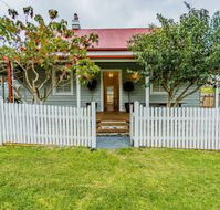 Hindmarsh Park Holiday Cottage - Sunshine Coast Tourism