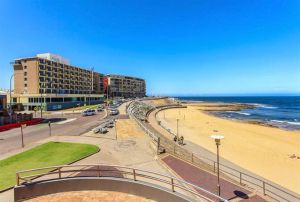 Quality Hotel NOAHS On The Beach - Holiday Sunshine Coast 0