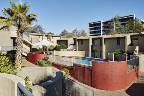 Manuka Park Apartments - Sunshine Coast Tourism 1