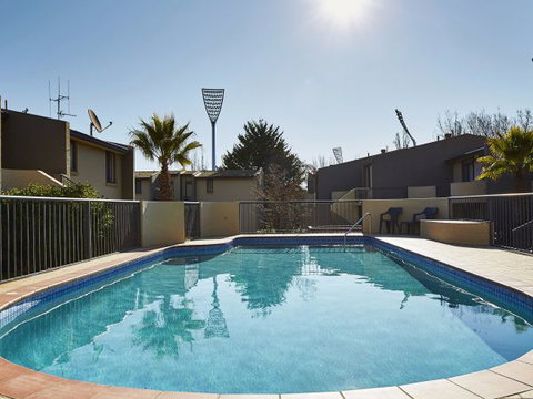 Manuka Park Apartments - Sunshine Coast Tourism 2