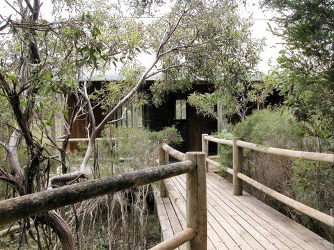 Raven Cottage - Sunshine Coast Tourism 0