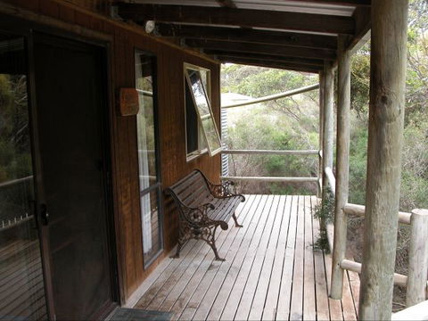 Raven Cottage - Sunshine Coast Tourism 2