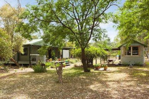 Red Tractor Retreat - Sunshine Coast Tourism 1