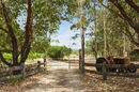 Red Tractor Retreat - Sunshine Coast Tourism 2