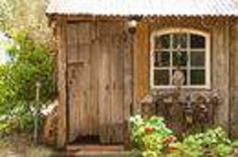 Red Tractor Retreat - Sunshine Coast Tourism 3