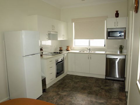 Shamrose Cottage - Holiday Sunshine Coast 3