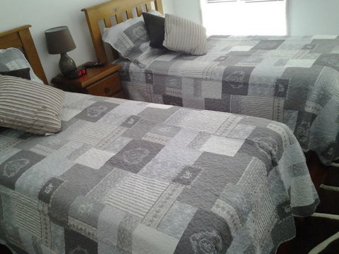 The Pommy Tree Bed And Breakfast - Sunshine Coast Tourism 3