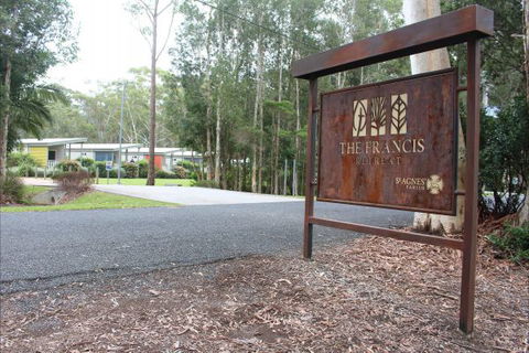The Francis Retreat - Sunshine Coast Tourism 1