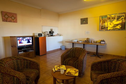 Tilmouth Well Roadhouse - Sunshine Coast Tourism 7