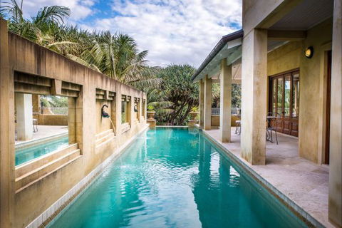 Victorias At Wategos - Sunshine Coast Tourism 3